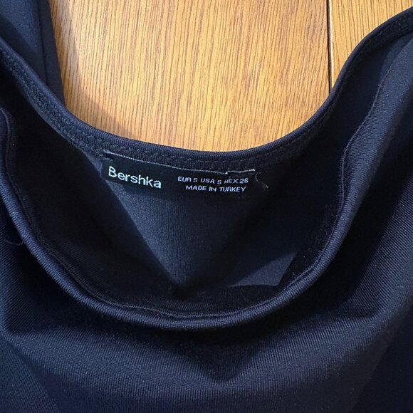 NWOT BERSHKA BLACK SEAMLESS TUBE TOP, SIZE: SMALL - Picture 2 of 3